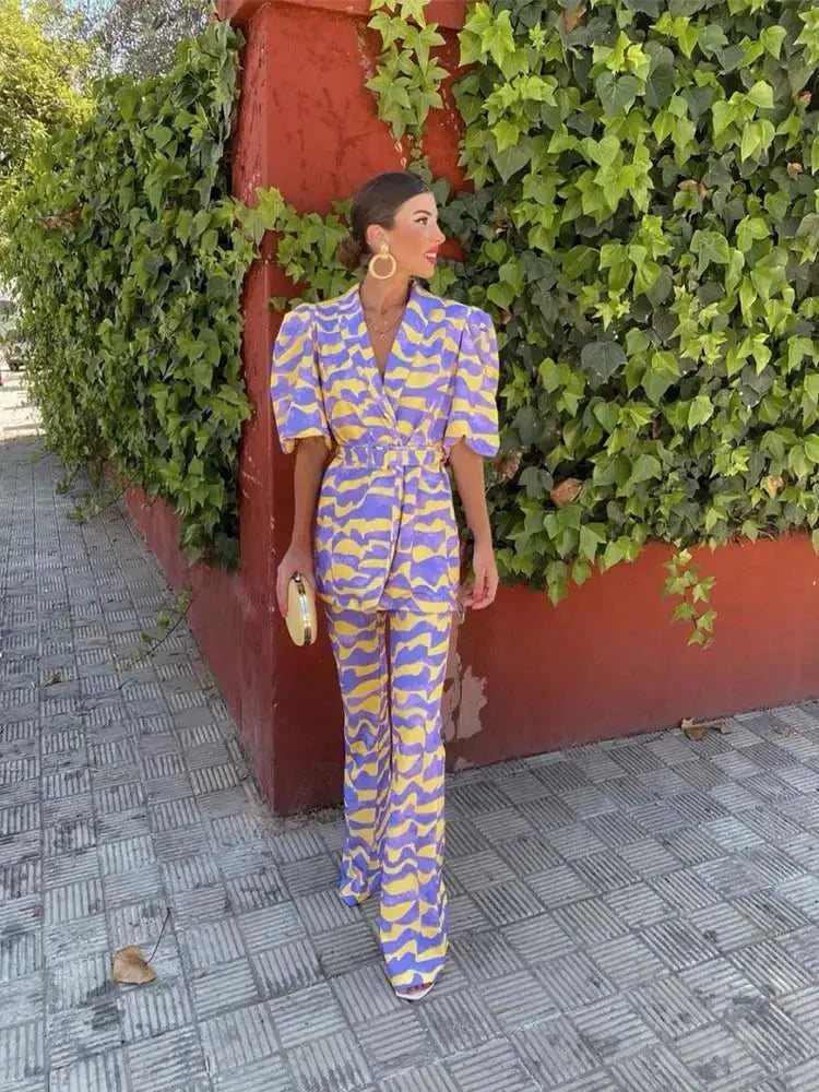 Dana | Complete modern and impressive ensemble